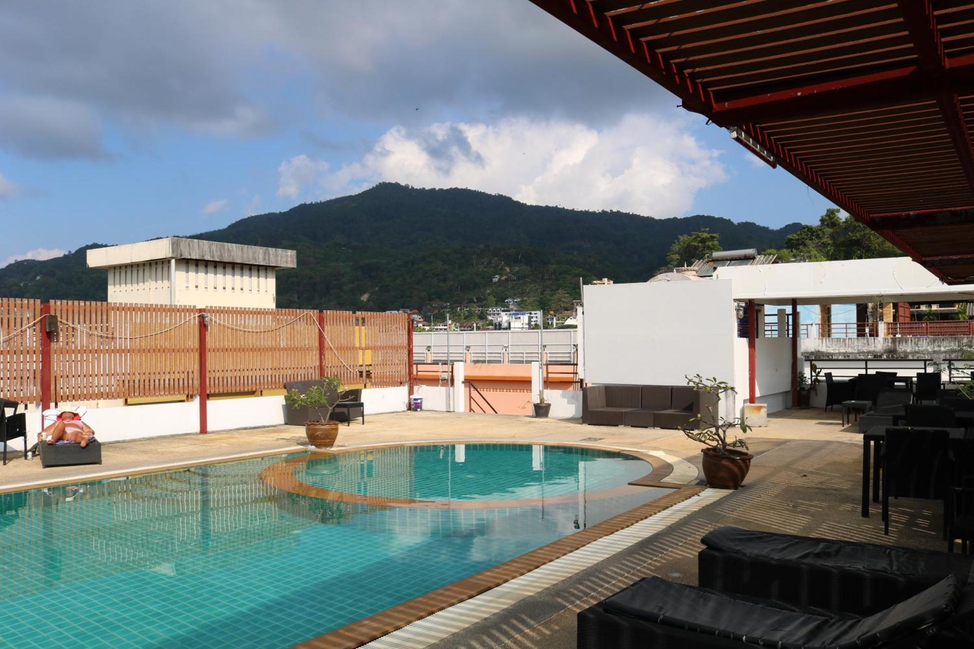 Diamond Crown Hotel Patong ภายนอก รูปภาพ