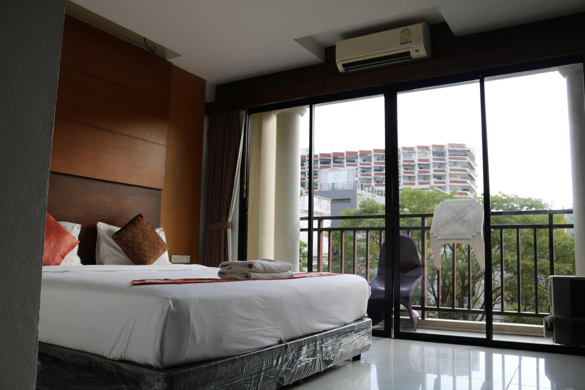 Diamond Crown Hotel Patong ภายนอก รูปภาพ